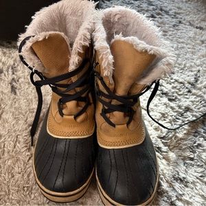 Sorel Women’s snowboots size 8